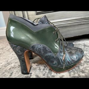 Fluevog Gaea Miracles Platform Lace-Up Heel